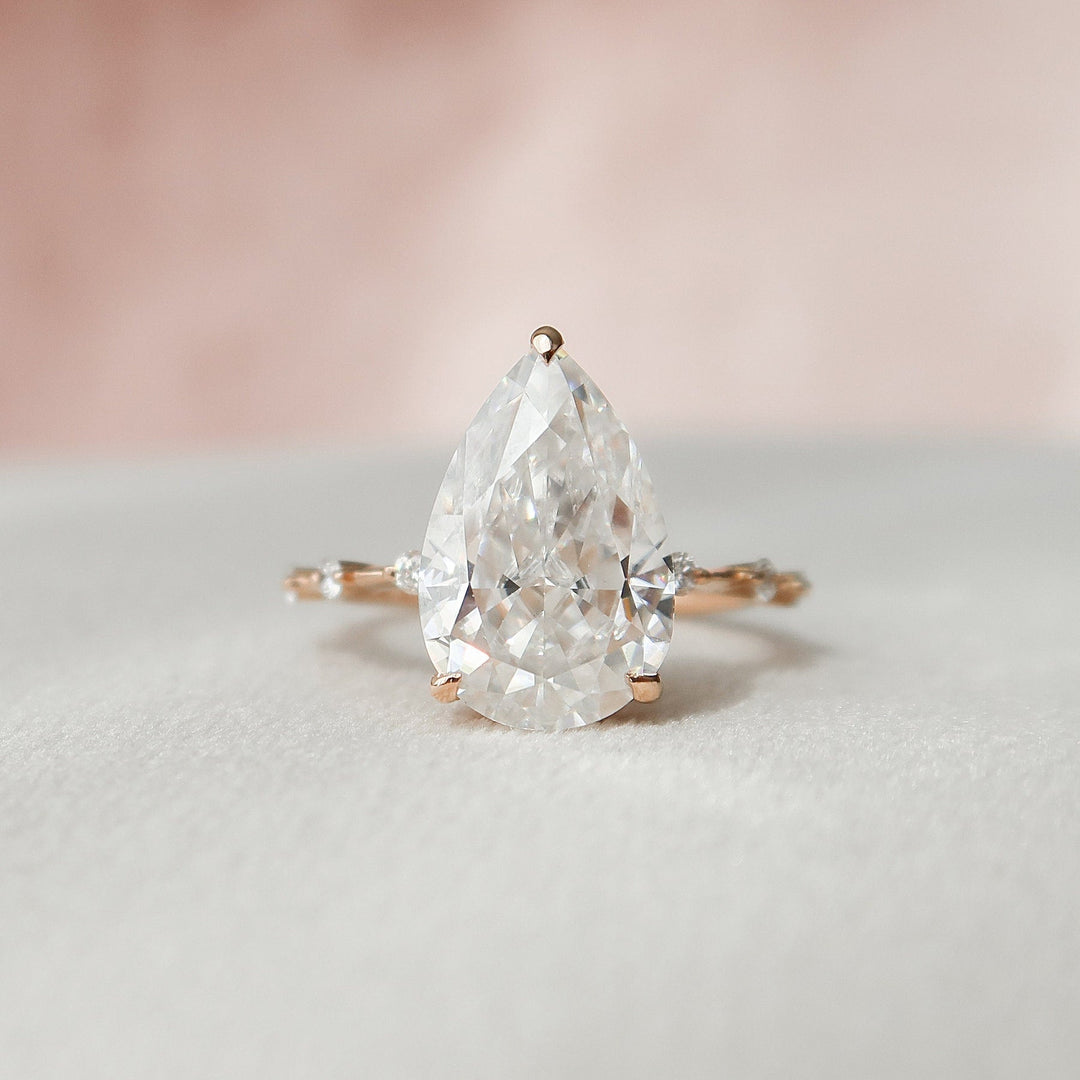 4.0CT Pear Moissanite Hidden Halo Diamond Engagement Ring