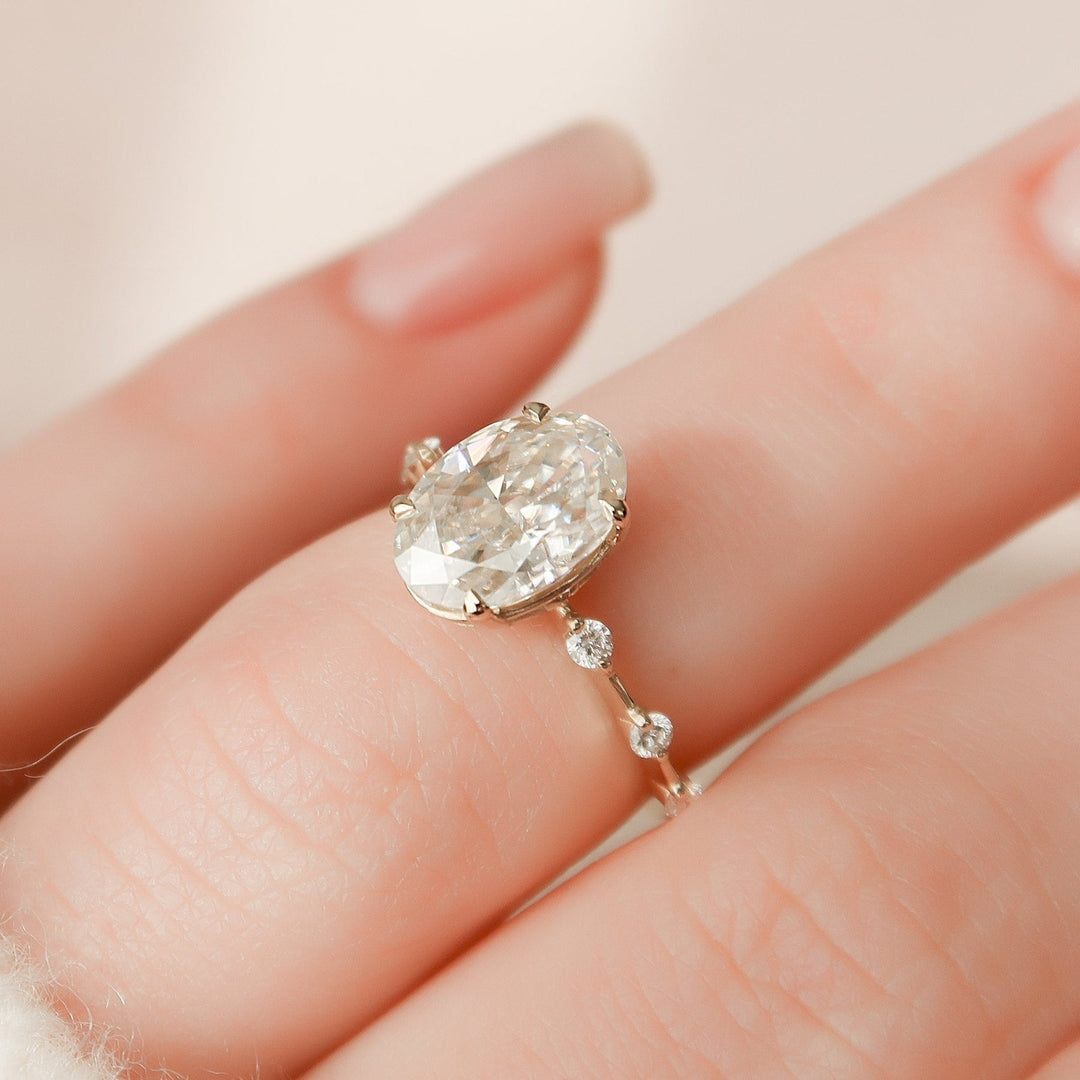 2.0CT Oval Four Prong Moissanite Diamond Engagement Ring