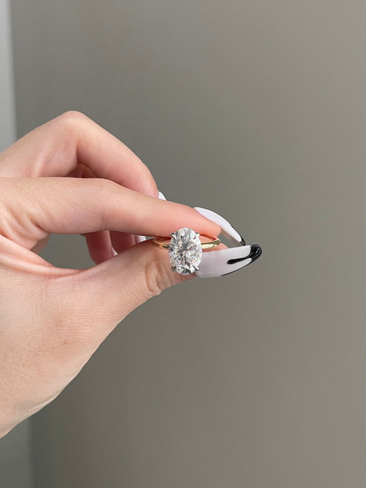 5.0ct Oval Cut Hidden Halo Solitaire Moissanite Diamond Engagament Ring