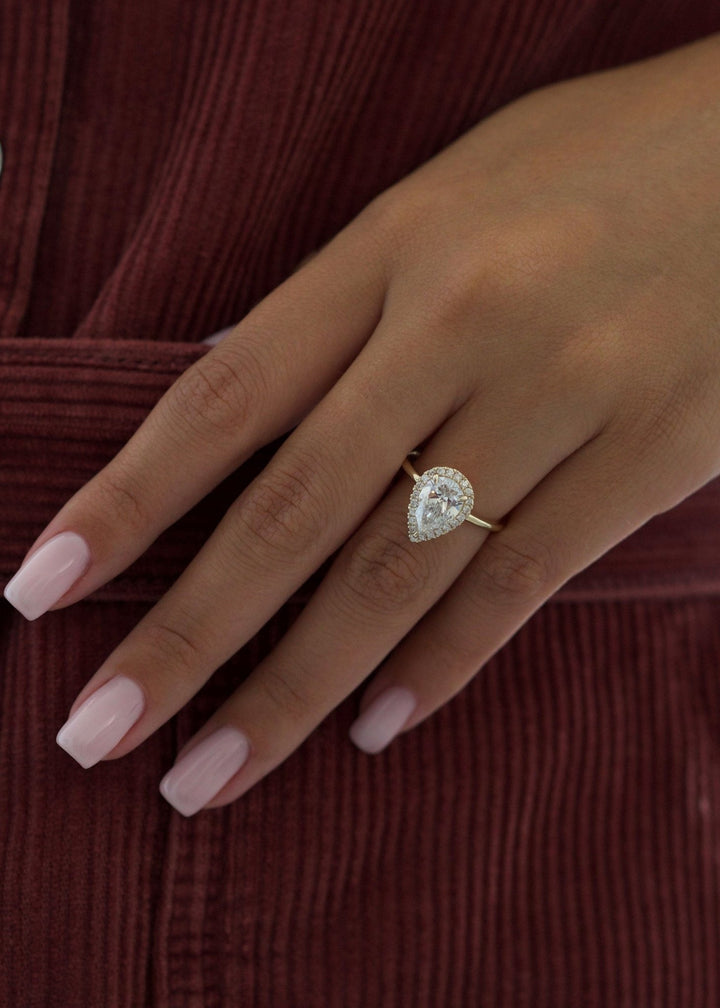 pear cut halo diamond bridal ring,