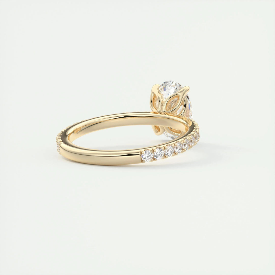 luxury diamond centerpiece ring,