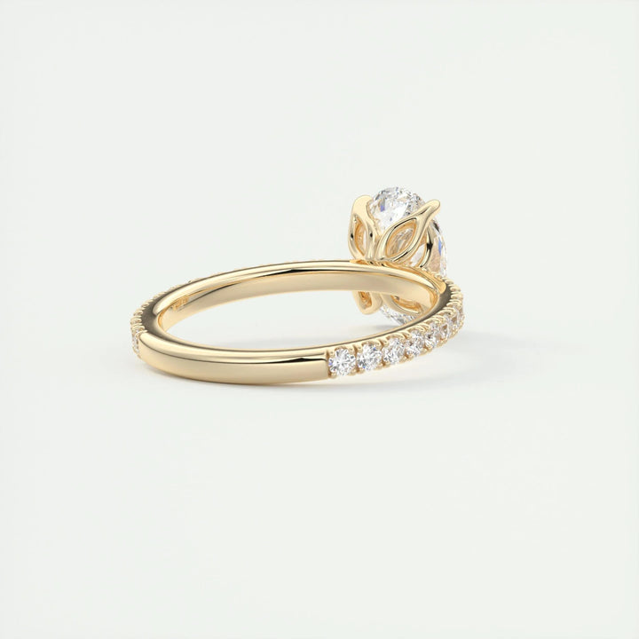 luxury diamond centerpiece ring,