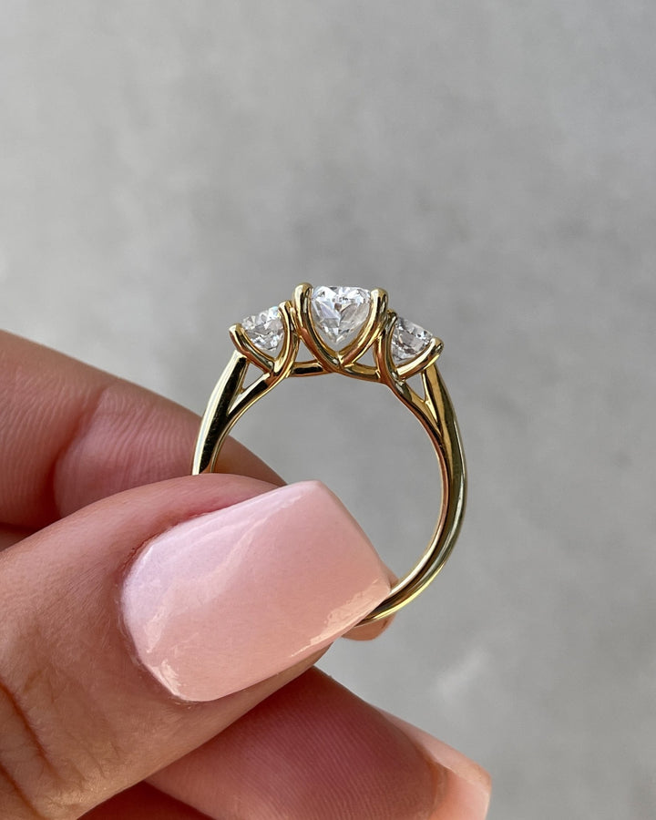 F VS2 diamond engagement ring