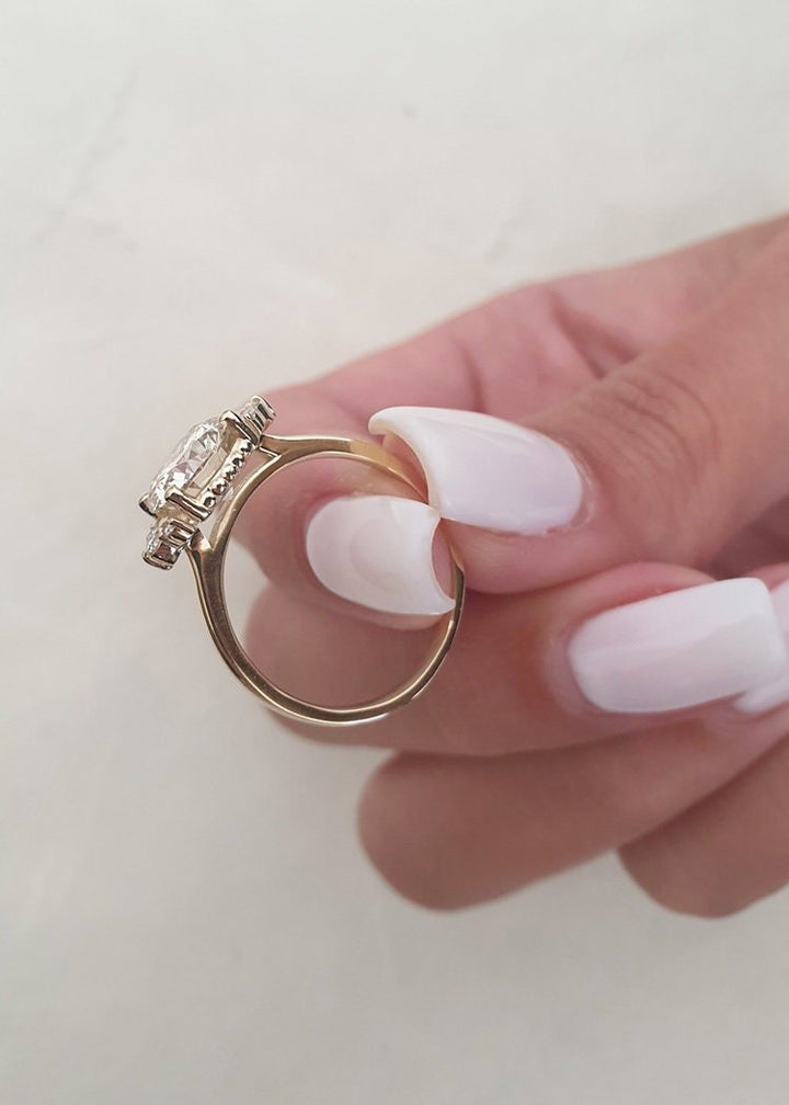modern round diamond ring,