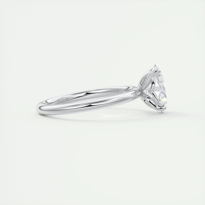 oval cut luxury ring,