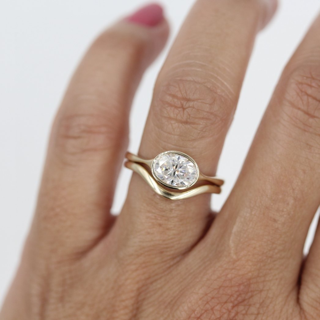 oval shaped diamond ring