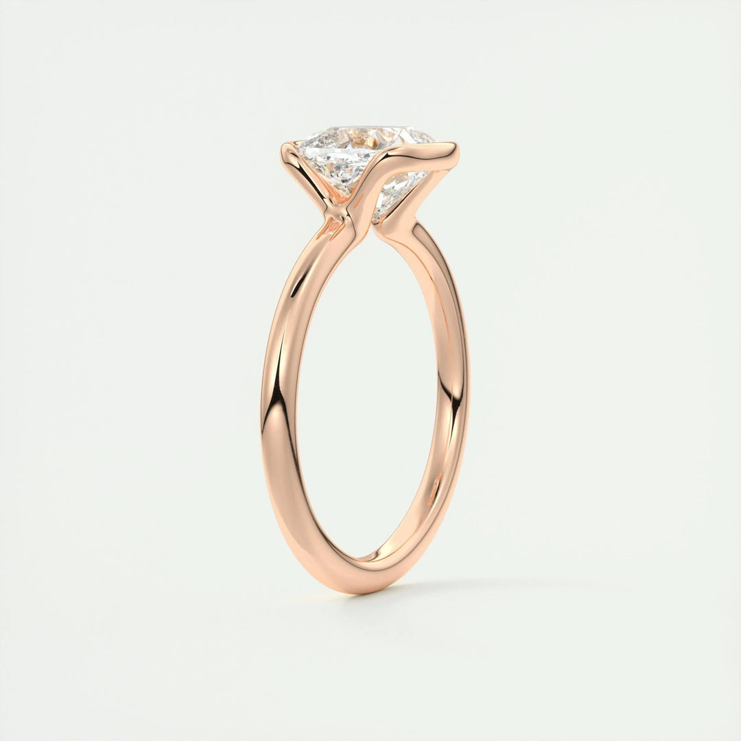 cushion center diamond ring,